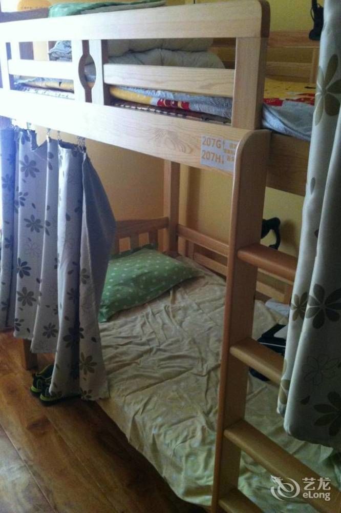 Dalian Buzz Light Year Youth Hostel Екстер'єр фото