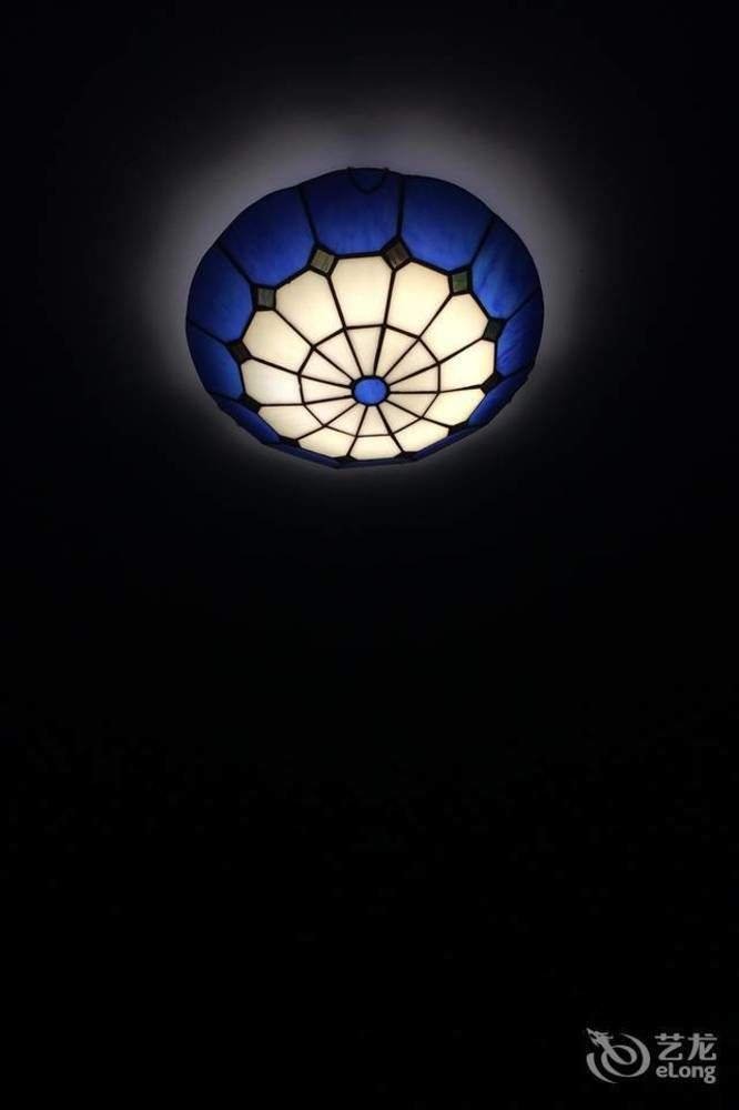 Dalian Buzz Light Year Youth Hostel Екстер'єр фото