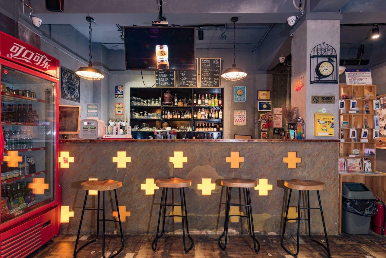 Dalian Buzz Light Year Youth Hostel Екстер'єр фото